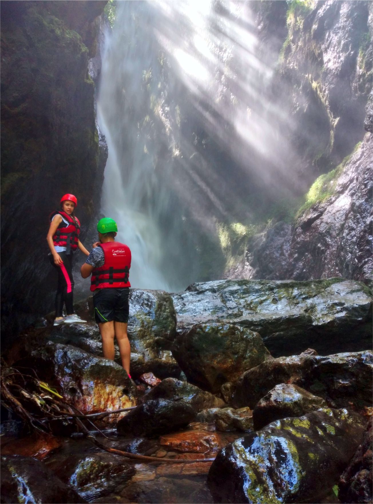 Paquete 9 - Río subterráneo